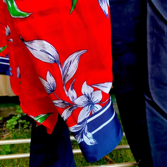 Beautiful Ralph Lauren Blouse 🌺 - Picture 4 of 5